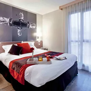4* מלון דירות Adagio Centre